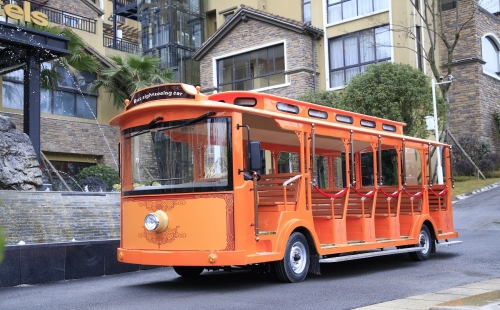 電動(dòng)觀光車多少錢一輛？忠輝電動(dòng)觀光車價(jià)格及報(bào)價(jià)